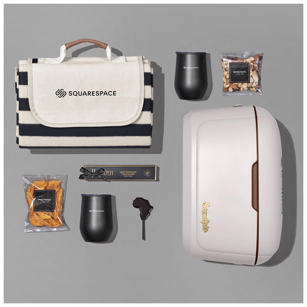 Outdoor Indulgence Hamper - Premium Hampers,Unisex Hampers,Outdoor Hampers