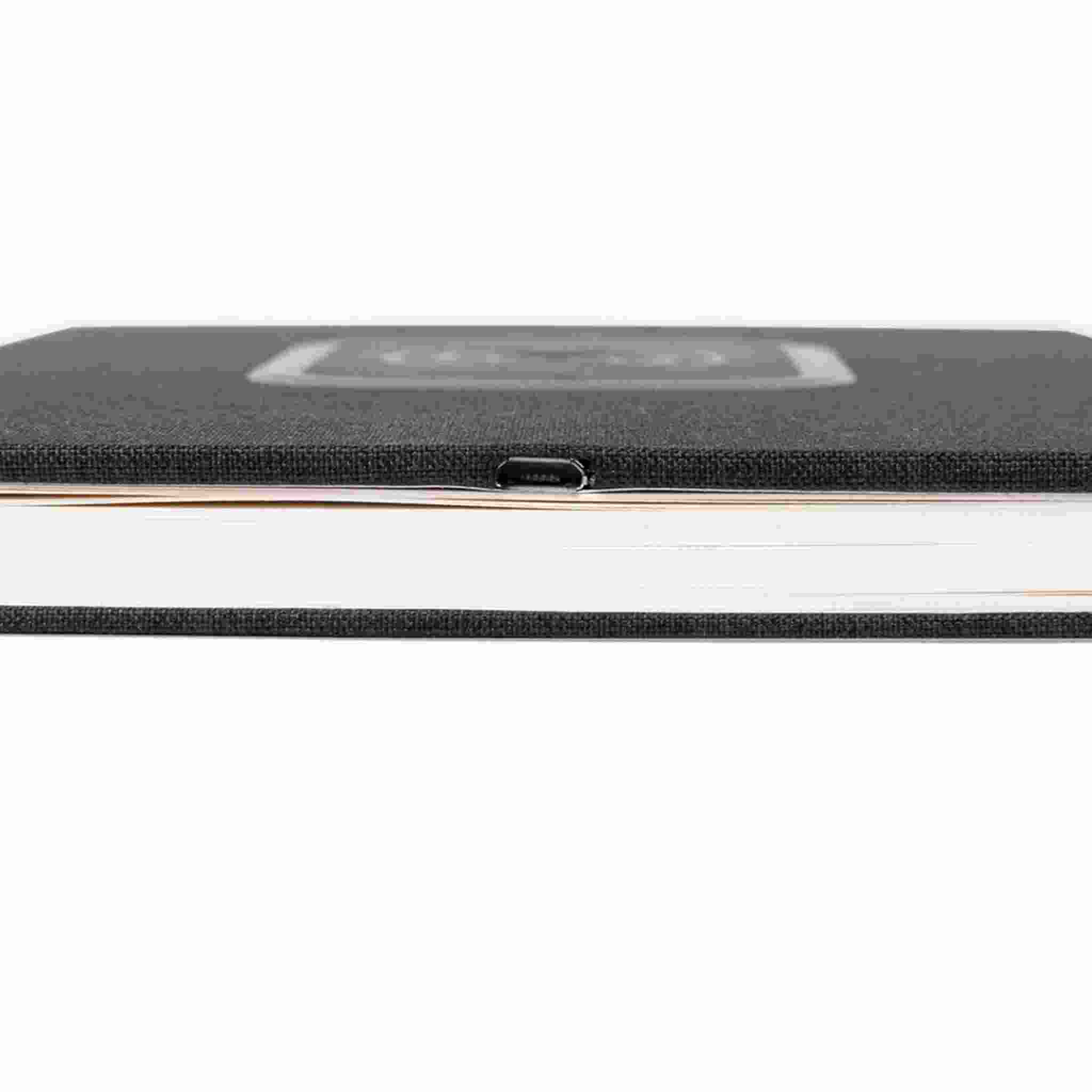 A5 Refillable Notebook With Wireless Charger howing charging port